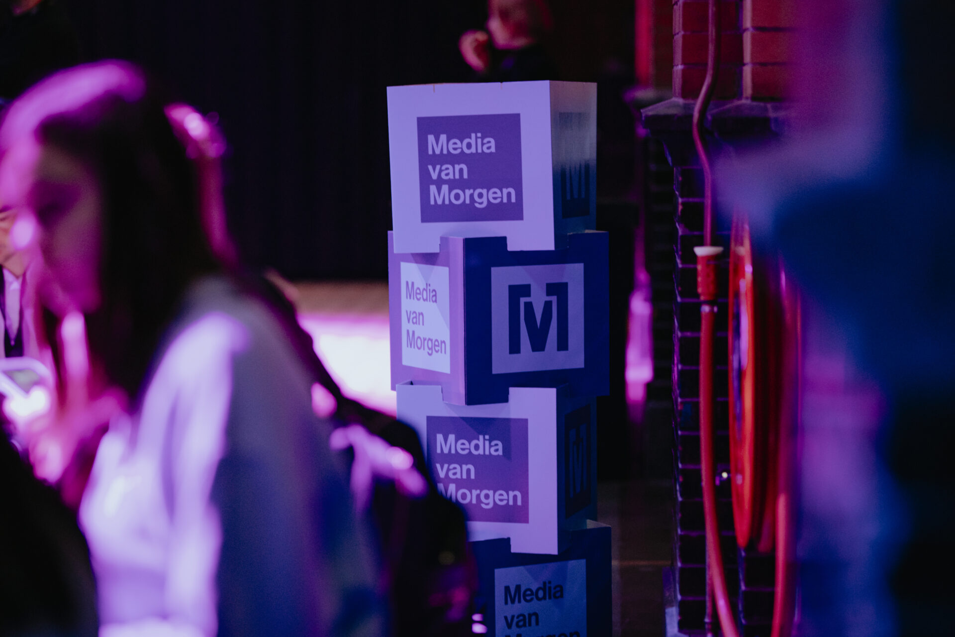 Stapelblokken met het logo Media van Morgen